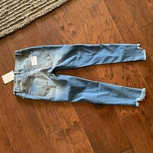 NEW - KanCan distressed cropped Jeans